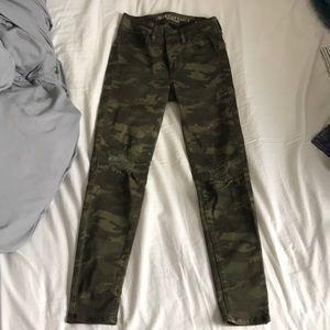 American eagle green camo skinny jeggings
